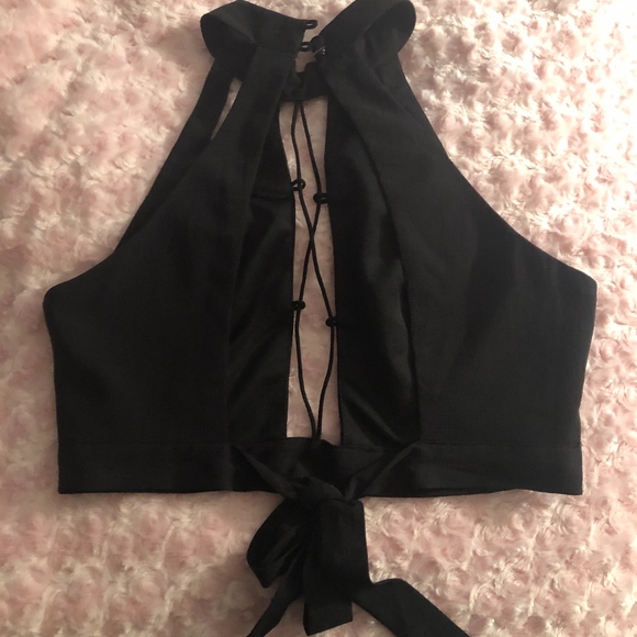 LF Crop Top - Picture 2 of 2